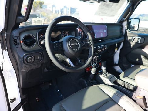 New 2026 Jeep Gladiator Mojave AWD/4WD image 14