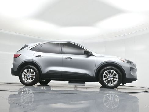 Used 2022 Ford Escape SE image 48