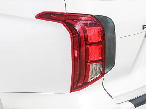 Certified 2025 Hyundai Palisade Calligraphy AWD/4WD image 12