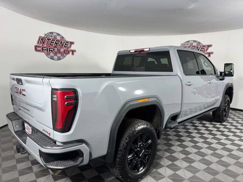 Used 2024 GMC Sierra 3500 AT4 w/ AT4 Premium Plus Package image 7