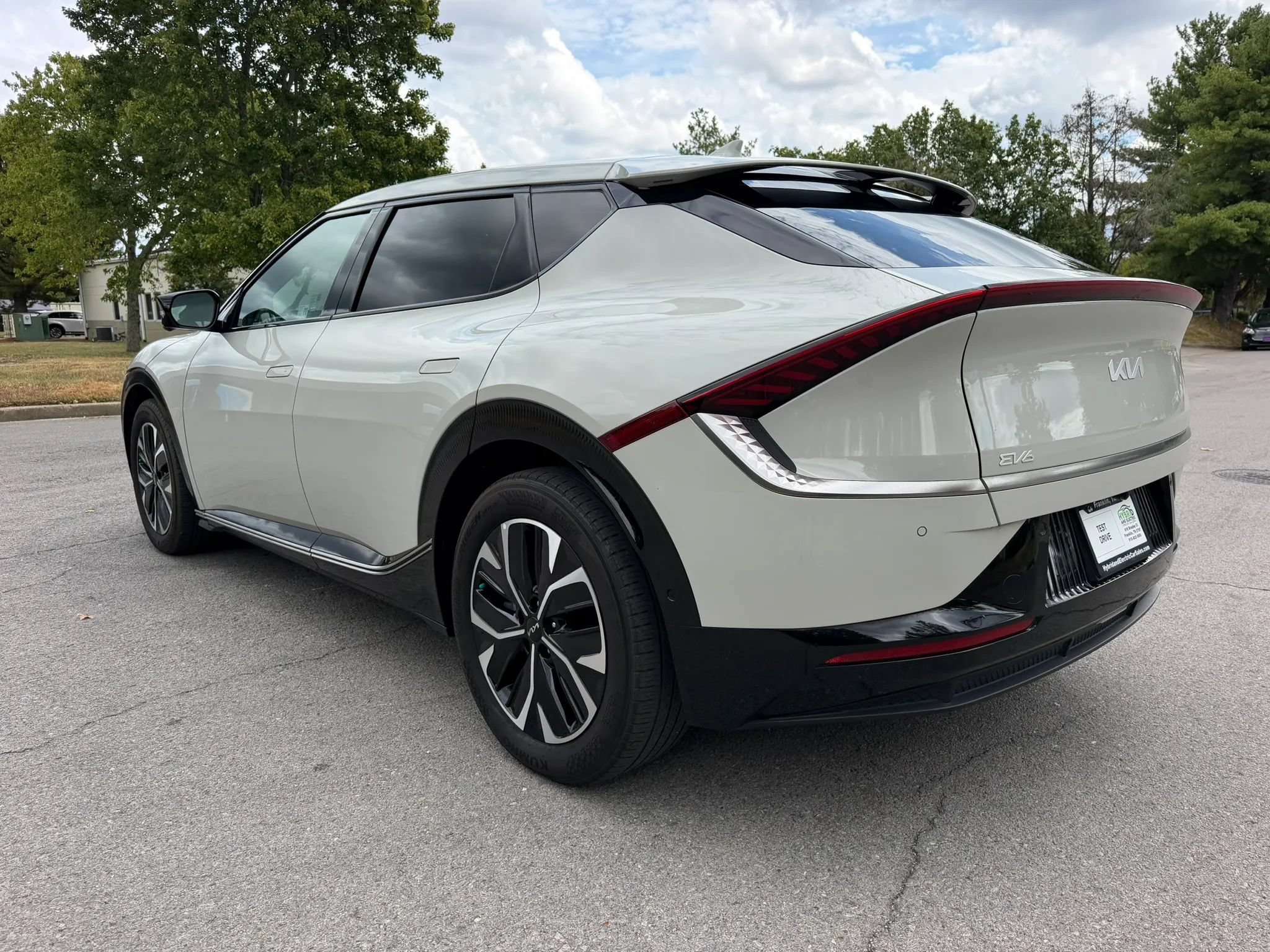 Used 2023 Kia EV6 Wind w/ Wind Technology Package AWD/4WD image 6