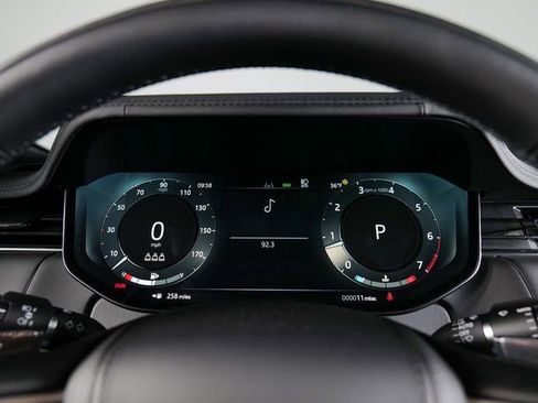 New 2026 Land Rover Range Rover SE AWD/4WD image 17