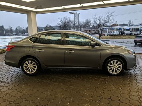 Used 2019 Nissan Sentra SV image 4
