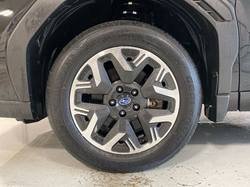 Used 2025 Subaru Forester Premium AWD/4WD image 5