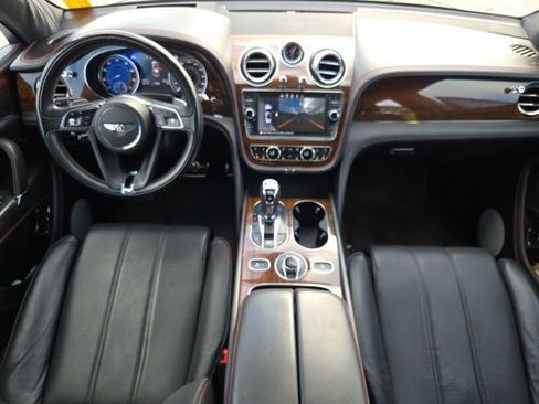 Used 2020 Bentley Bentayga image 12
