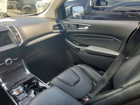 Used 2019 Ford Edge Titanium FWD image 14