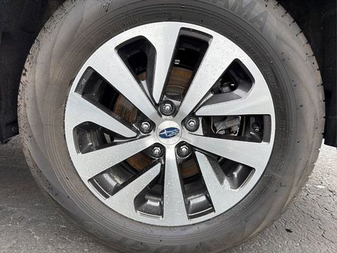 Used 2025 Subaru Outback Premium w/ Popular Package #1A AWD/4WD image 23