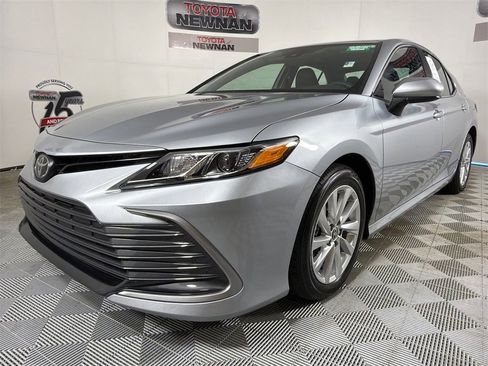 Used 2023 Toyota Camry LE image 7