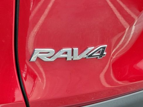 Used 2025 Toyota RAV4 XLE w/ Convenience Package FWD image 5