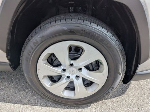 Used 2019 Toyota RAV4 LE image 11