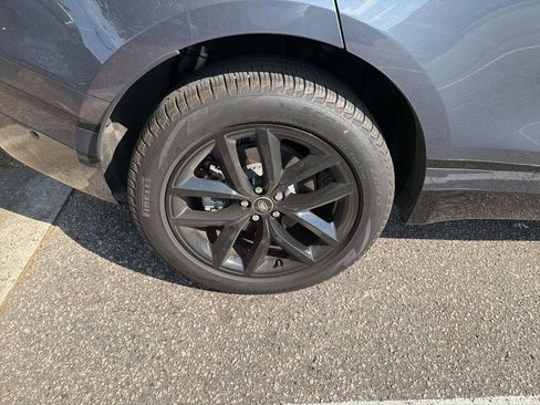 Used 2025 Land Rover Range Rover Velar Dynamic SE AWD/4WD image 27