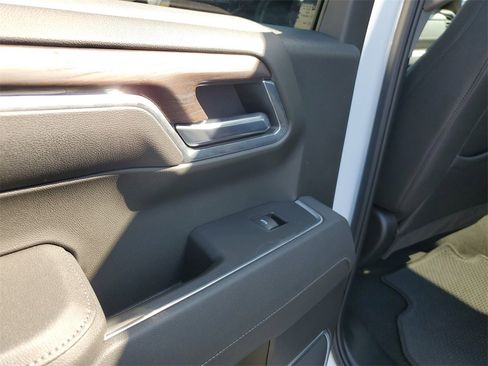 Used 2025 GMC Sierra 1500 SLT w/ SLT Premium Package image 17