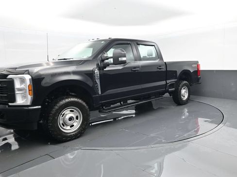 Used 2025 Ford F250 XL w/ XL Off-Road Package AWD/4WD image 2