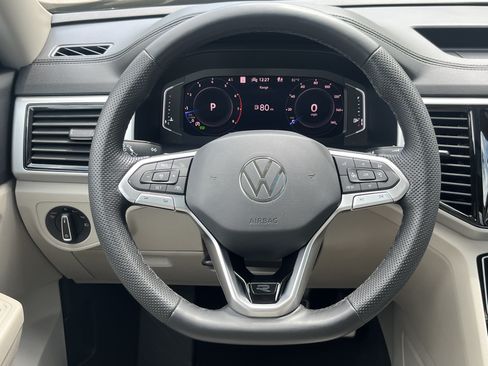 Certified 2023 Volkswagen Atlas SEL R-Line AWD/4WD image 12
