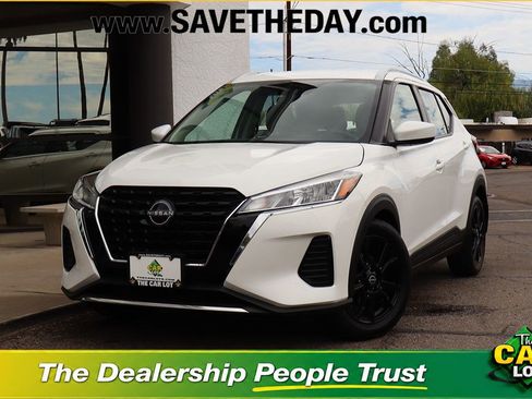 Used 2023 Nissan Kicks SV FWD image 1