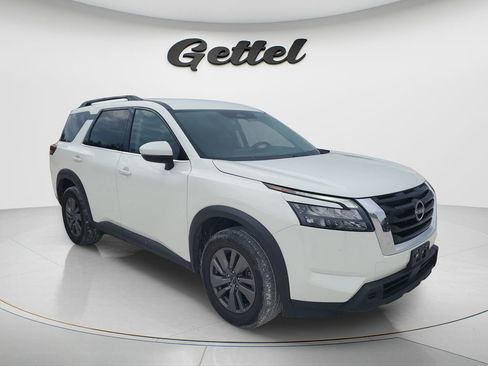 Used 2024 Nissan Pathfinder SV AWD/4WD image 3