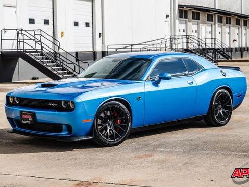 Used 2015 Dodge Challenger SRT Hellcat image 38