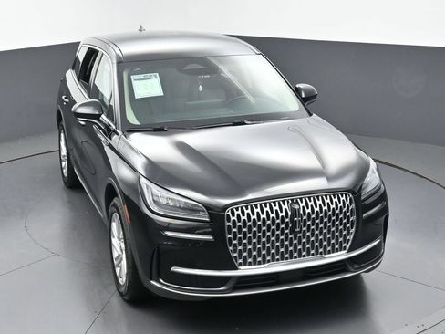 Used 2025 Lincoln Corsair AWD image 40