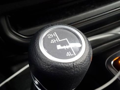 Used 2025 Jeep Wrangler Sahara image 19