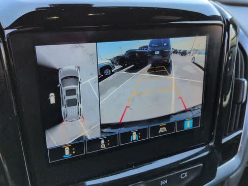 Used 2023 Chevrolet Traverse LT w/ LT Premium Package AWD/4WD image 29