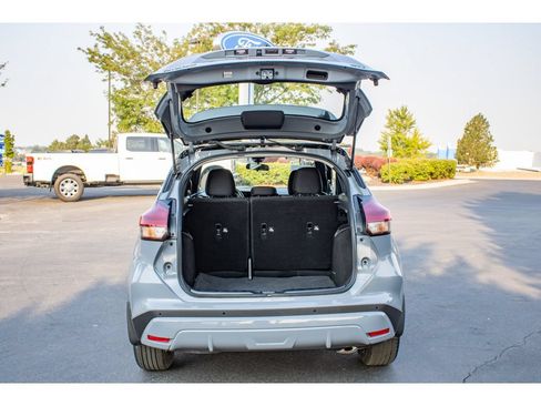 Used 2024 Nissan Kicks SR FWD image 11