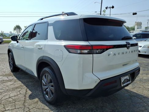 Used 2025 Nissan Pathfinder SV AWD/4WD image 6