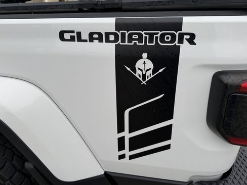 Used 2020 Jeep Gladiator Overland image 35