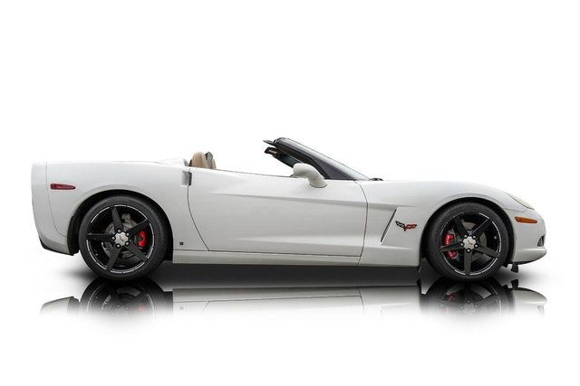 Used 2006 Chevrolet Corvette Convertible w/ Preferred Equipment Group RWD image 2