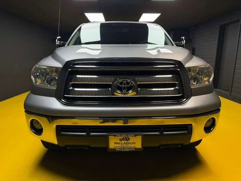 Used 2011 Toyota Tundra 4x4 CrewMax w/ Tow Pkg image 2