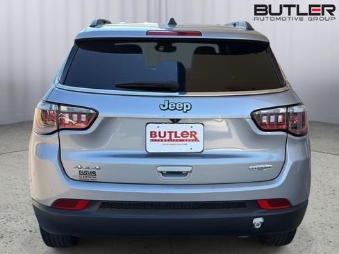 Used 2024 Jeep Compass Latitude AWD/4WD image 5