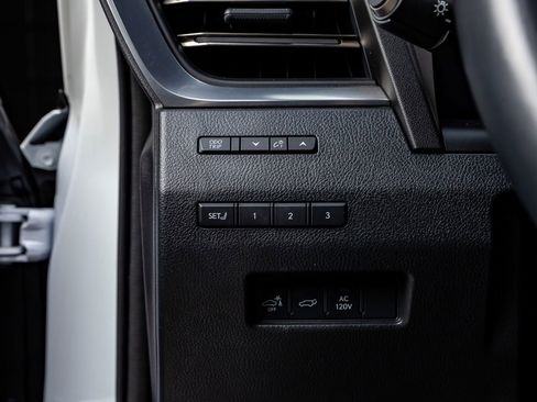 Used 2024 Lexus GX 550 w/ Accessory Package (2T) AWD/4WD image 22