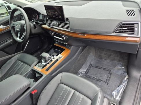 Used 2023 Audi Q5 2.0T Premium w/ Convenience Package AWD/4WD image 22