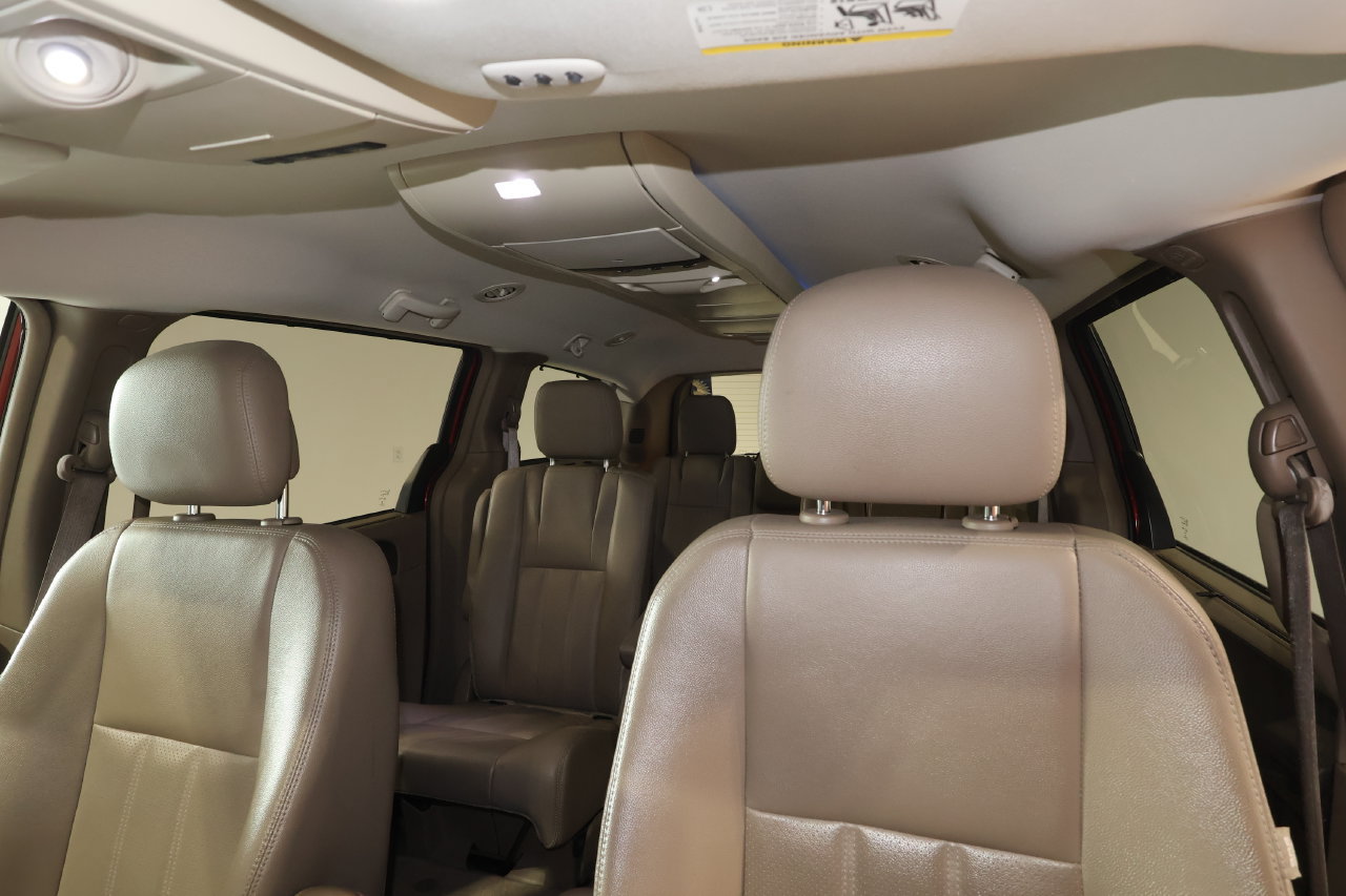 Used 2015 Chrysler Town & Country Touring-L w/ Driver Convenience Group FWD image 11