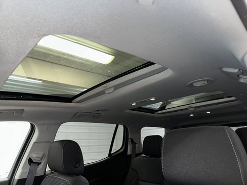 Used 2021 GMC Acadia SLE w/ Driver Convenience Package image 7