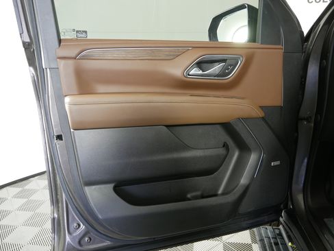 Used 2021 Chevrolet Tahoe High Country w/ Premium Package AWD/4WD image 8