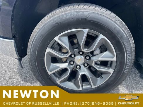 Used 2023 Chevrolet Silverado 1500 LT AWD/4WD image 42
