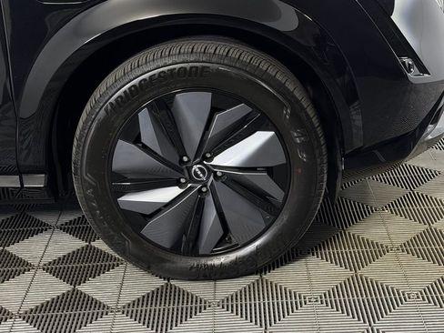 Used 2023 Nissan Ariya AWD image 12