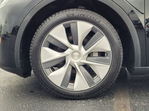 Used 2021 Tesla Model Y Long Range AWD/4WD image 10