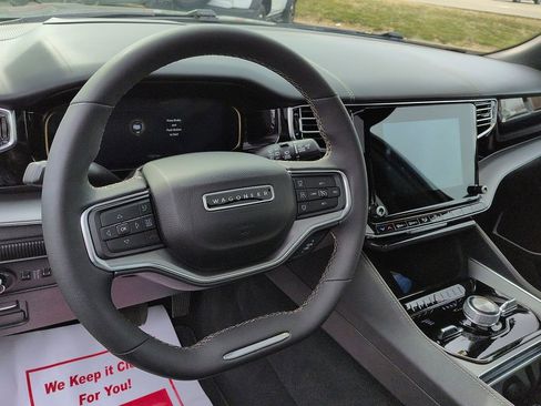 Used 2024 Jeep Wagoneer Series II w/ Convenience Group I image 9