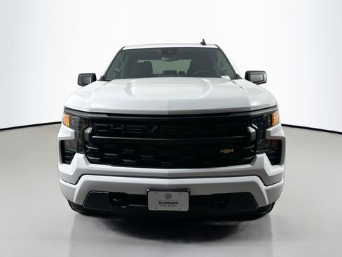 Used 2023 Chevrolet Silverado 1500 Custom image 2