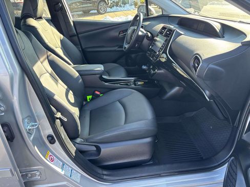 Certified 2022 Toyota Prius XLE image 13