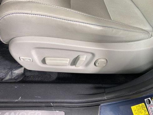 Certified 2019 Toyota Highlander Limited image 8