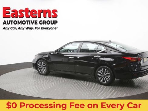 Used 2023 Nissan Altima 2.5 SV FWD image 65