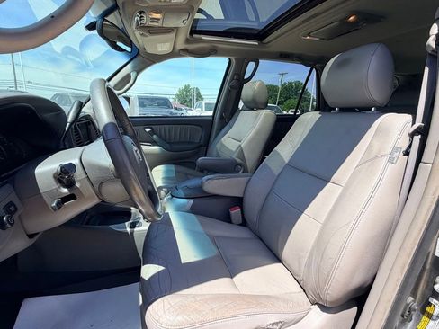 Used 2006 Toyota Sequoia Limited AWD/4WD image 9