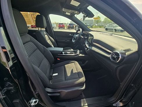 Used 2025 Chevrolet Equinox LT FWD image 30