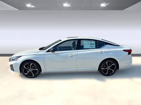 New 2025 Nissan Altima 2.5 SR w/ SR Premium Package image 2