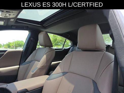Used 2025 Lexus ES 300h w/ Premium Package FWD image 21