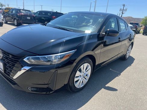 Used 2024 Nissan Sentra S FWD image 11
