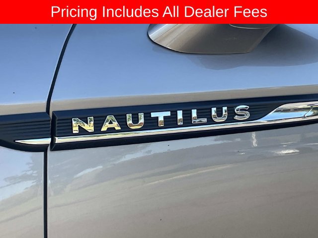 Used 2019 Lincoln Nautilus FWD image 3