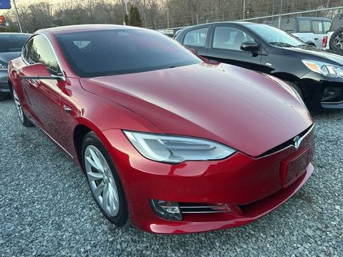 Used 2016 Tesla Model S 85D image 2